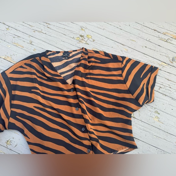 Worthington • Black and Brown Zebra Print Button Down Blouse - Picture 7 of 9